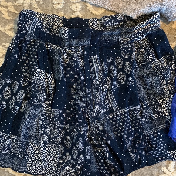 Soft shorts - Picture 2 of 4